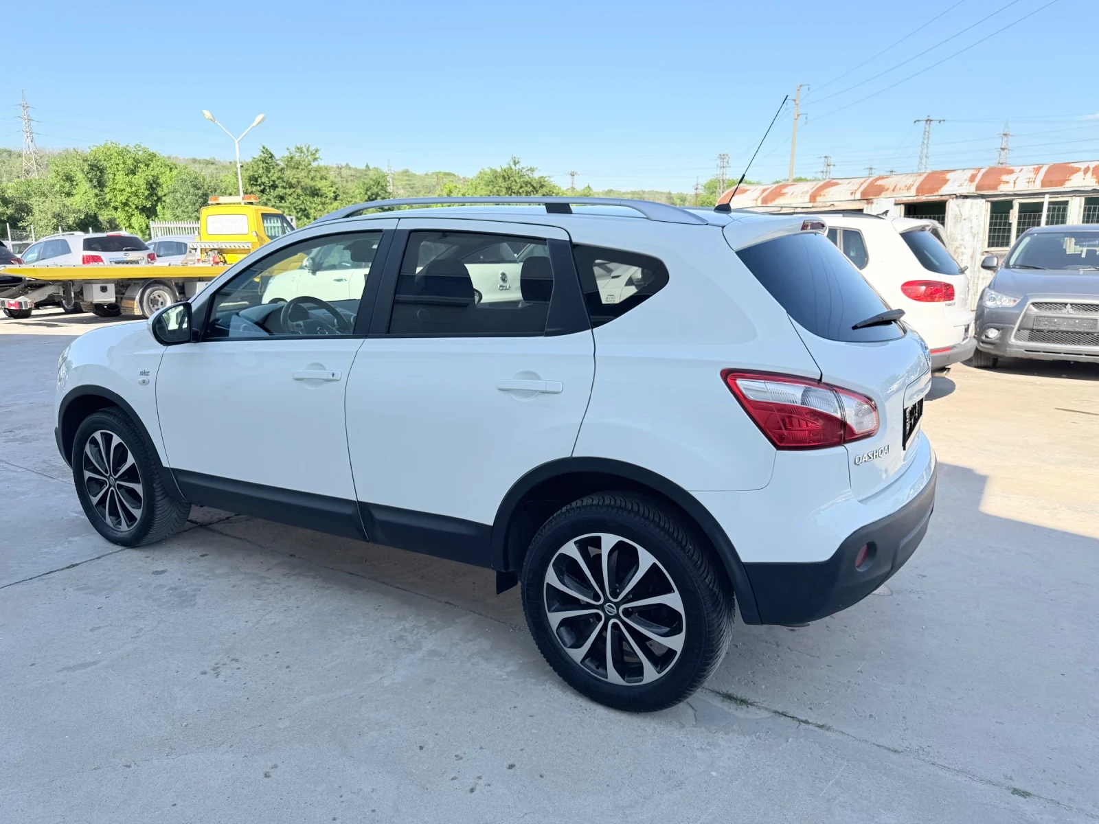 Nissan Qashqai 1.6dci 131k.c * N-TEC* Navi* PANORAMA* UNIKAT* , снимка 4 - Автомобили и джипове - 47626043