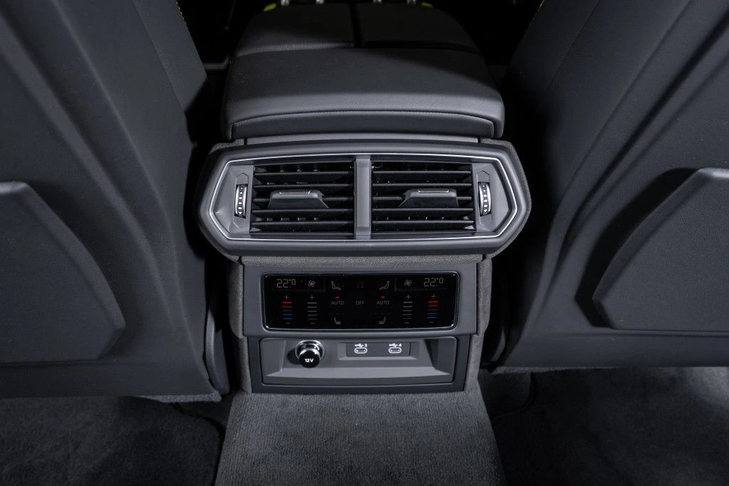 Lamborghini Urus SE / B&O / PANO / NEW | Mobile.bg   16