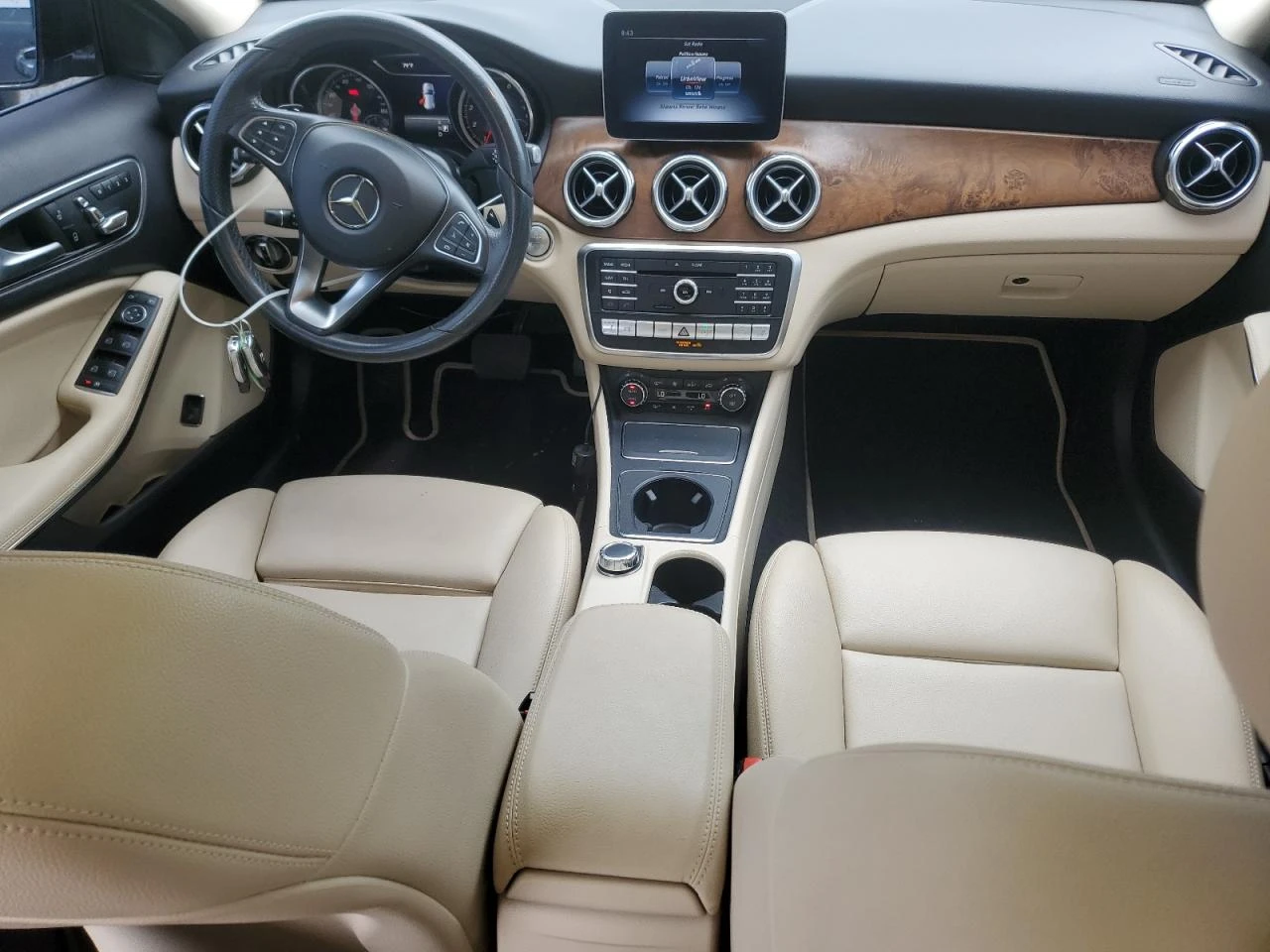 Mercedes-Benz GLA 250  - изображение 7