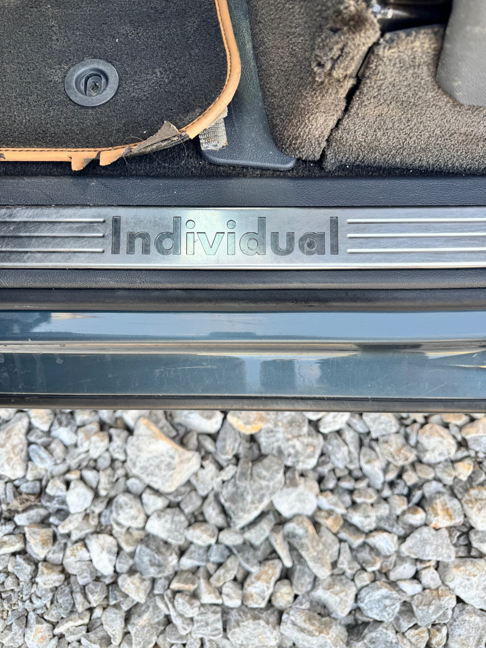 VW Touareg 4.2 V8 INDIVIDUAL, снимка 13 - Автомобили и джипове - 53884498