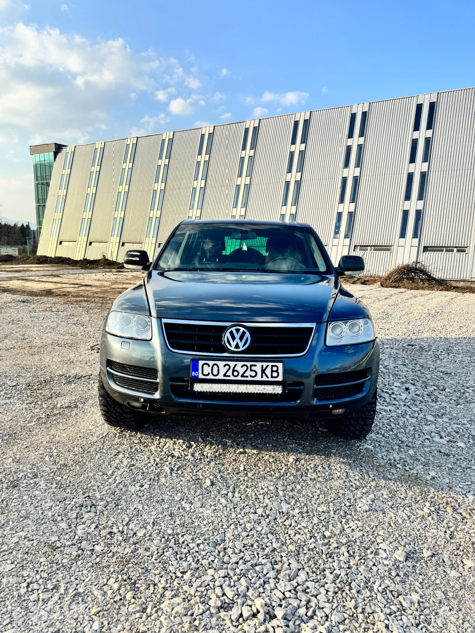 VW Touareg 4.2 V8 INDIVIDUAL, снимка 2 - Автомобили и джипове - 53884498