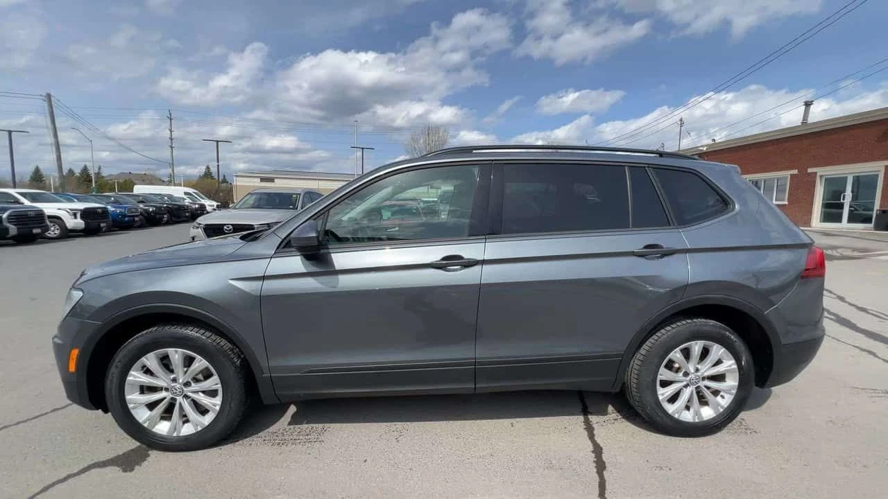 VW Tiguan AWD | LOW KMS! | HTD SEATS | CARPLAY | ALLOYS | A/, снимка 5 - Автомобили и джипове - 54456862