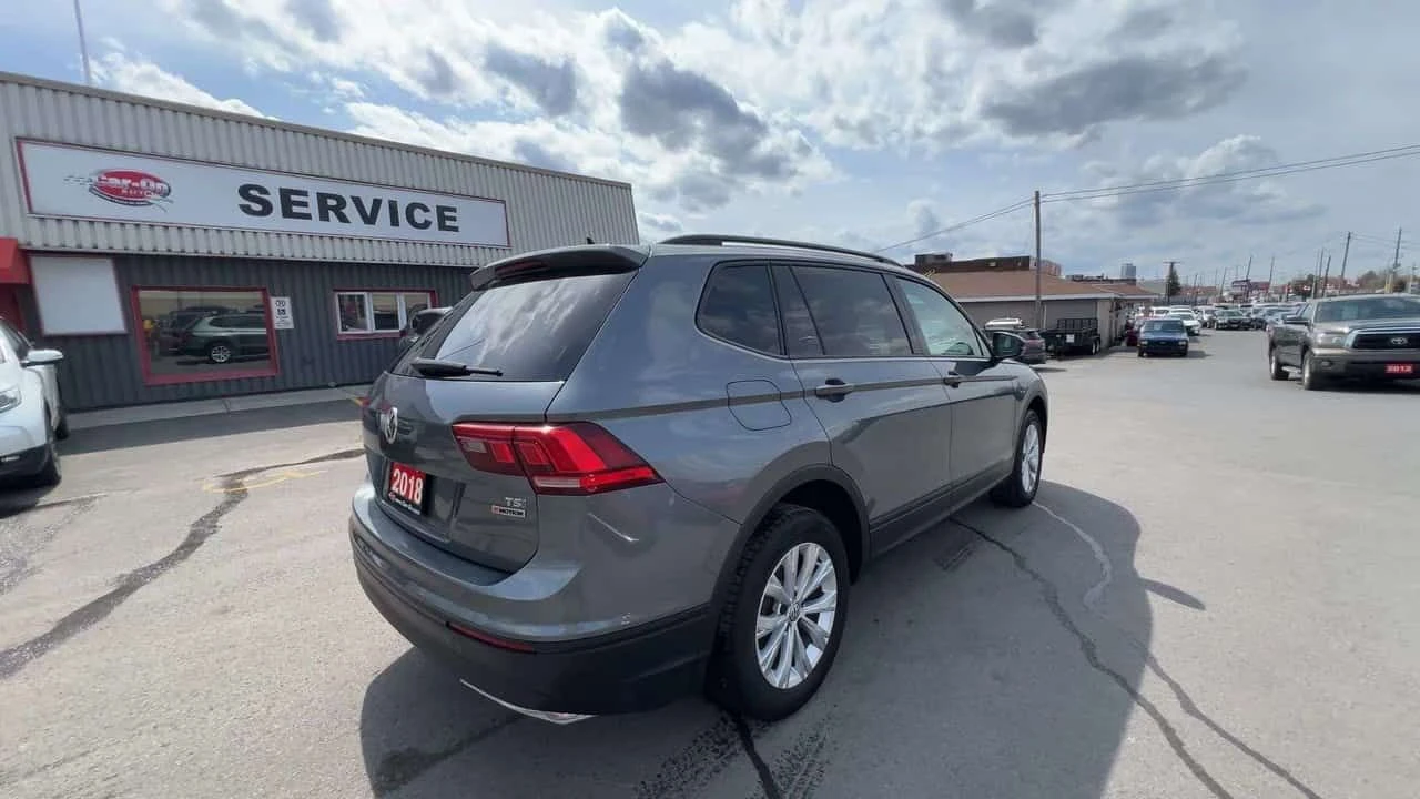 VW Tiguan AWD | LOW KMS! | HTD SEATS | CARPLAY | ALLOYS | A/, снимка 8 - Автомобили и джипове - 54456862
