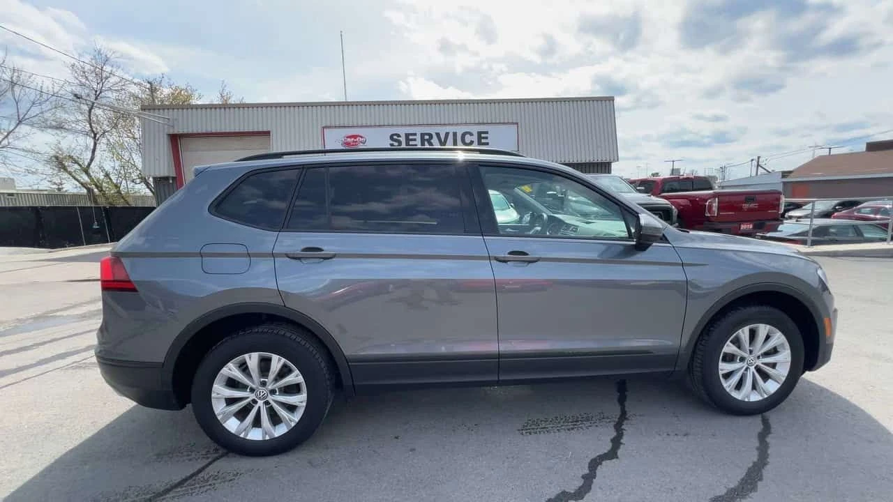 VW Tiguan AWD | LOW KMS! | HTD SEATS | CARPLAY | ALLOYS | A/, снимка 9 - Автомобили и джипове - 54456862