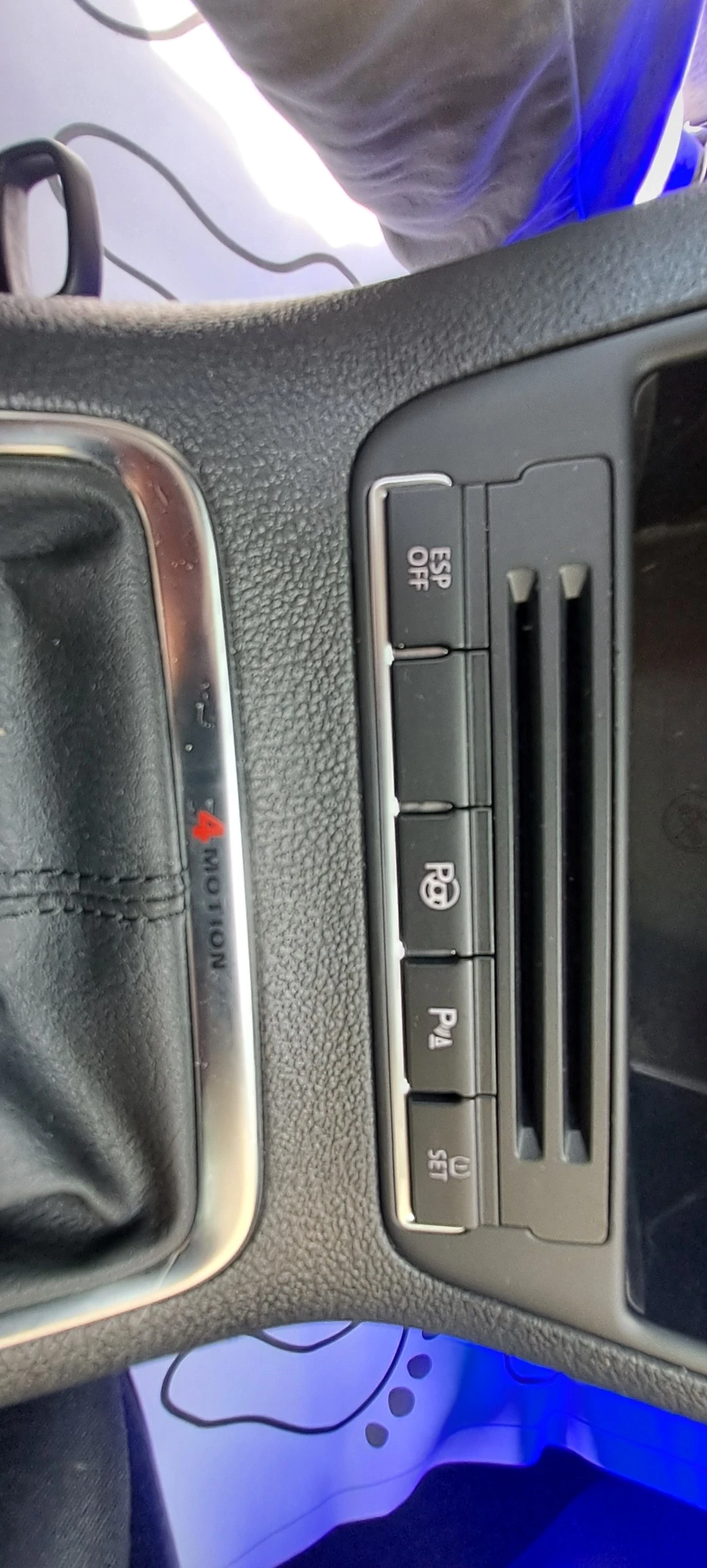 VW Tiguan 4X4 , снимка 11 - Автомобили и джипове - 54945086