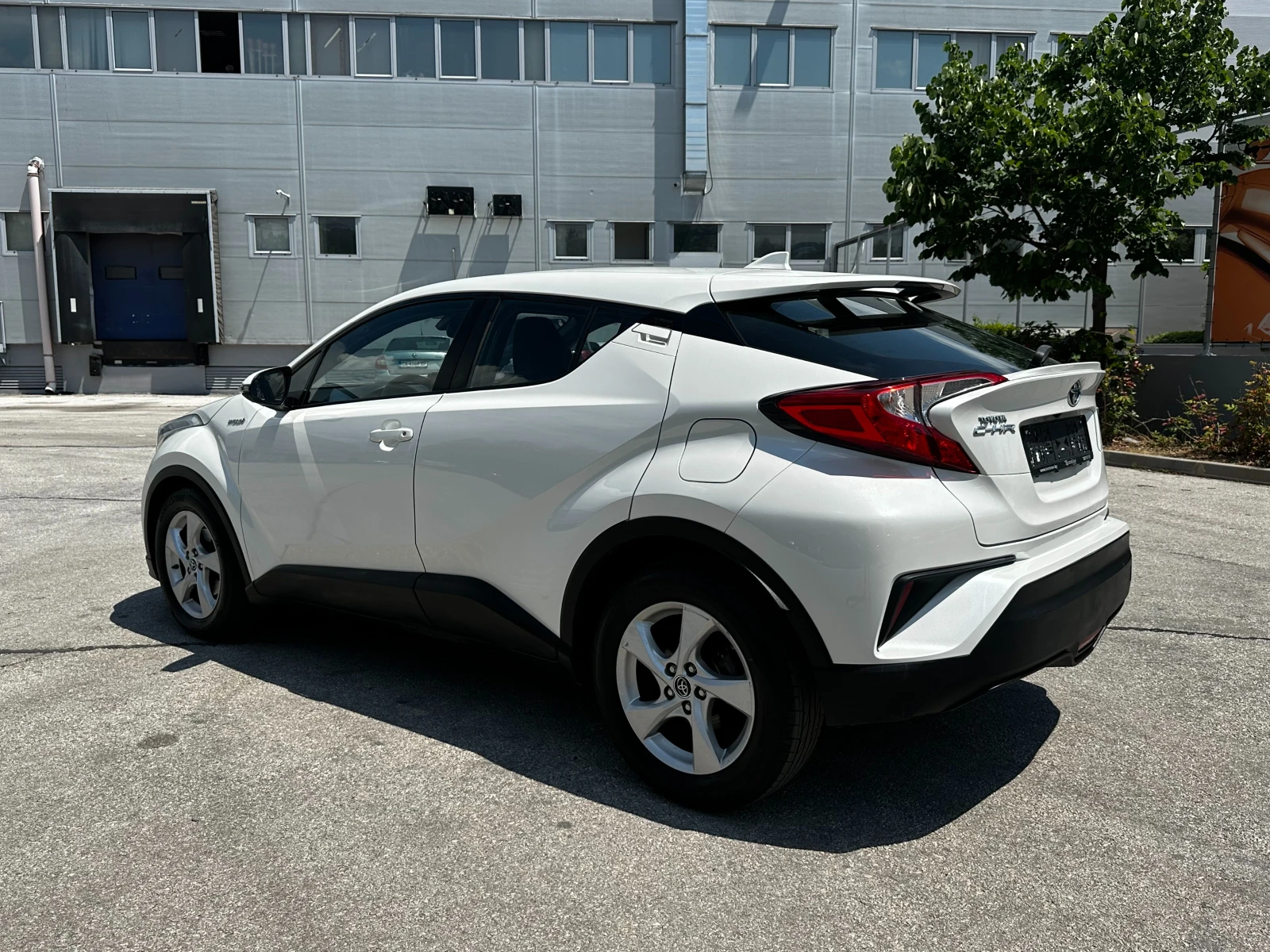 Toyota C-HR 1.8 Hybrid Dynamic/�������� | Mobile.bg � ����������� 3
