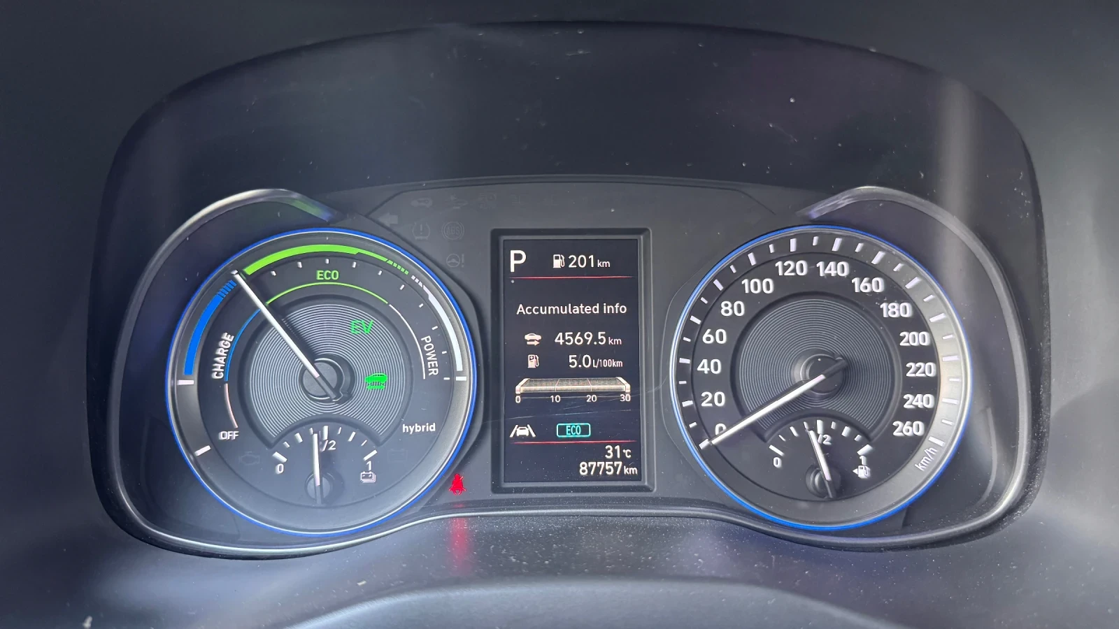 Hyundai Kona 1.6 Hybrid  - 87000км, снимка 13 - Автомобили и джипове - 55068038