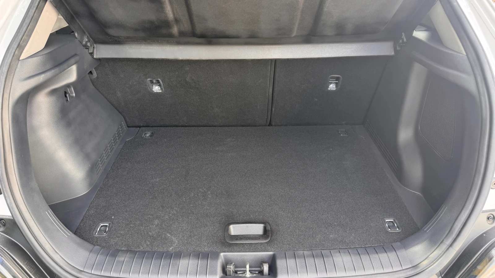 Hyundai Kona 1.6 Hybrid  - 87000км, снимка 10 - Автомобили и джипове - 55068038