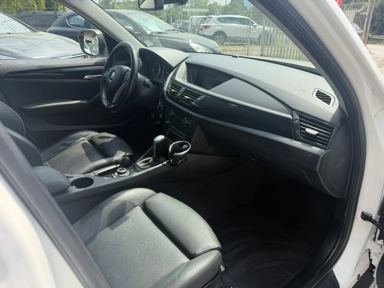 BMW X1, снимка 13 - Автомобили и джипове - 55596371