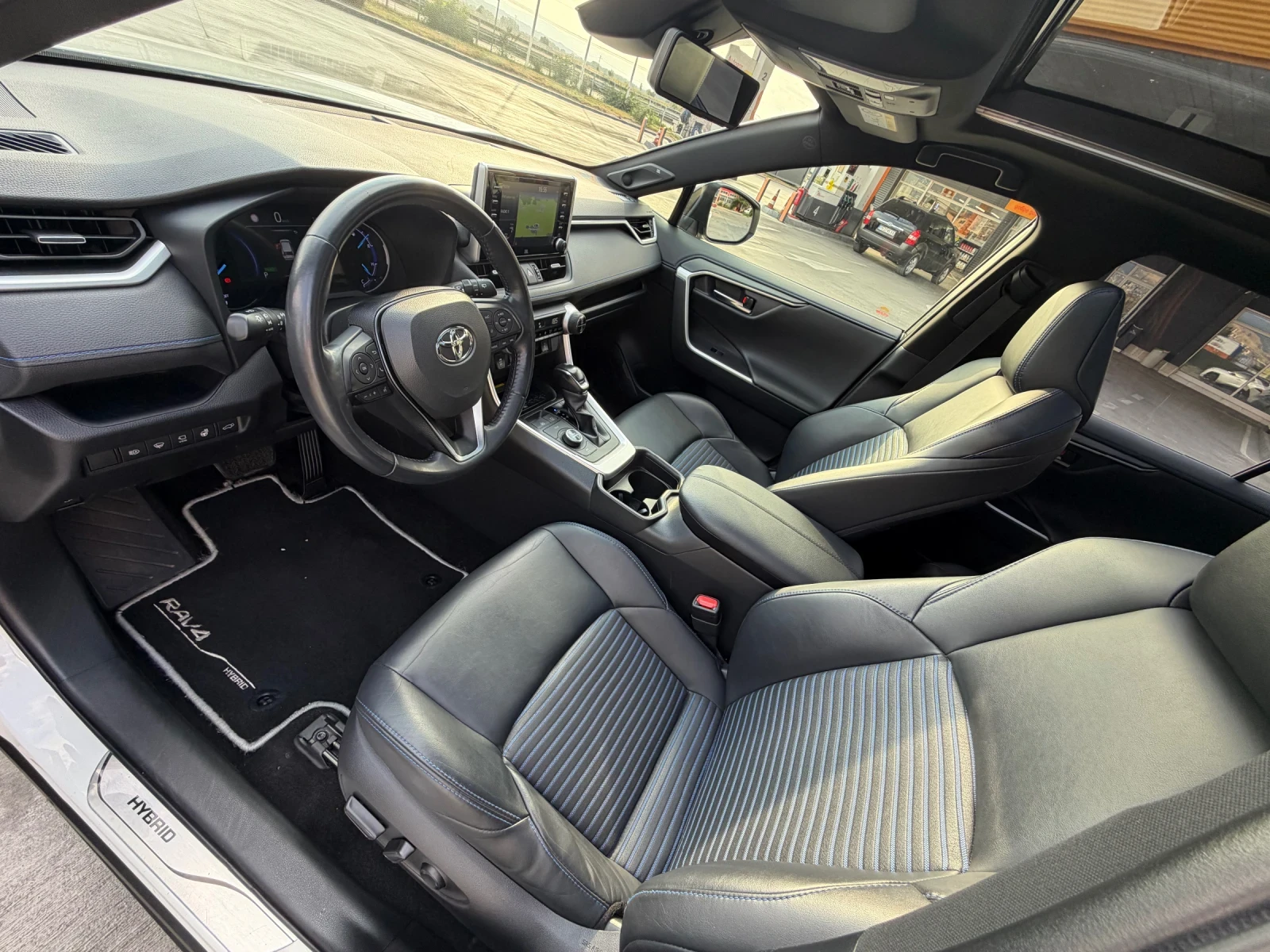Toyota Rav4 Hybrid= 4x4= Panorama= JBL= 360 ФУЛ, снимка 14 - Автомобили и джипове - 55804737