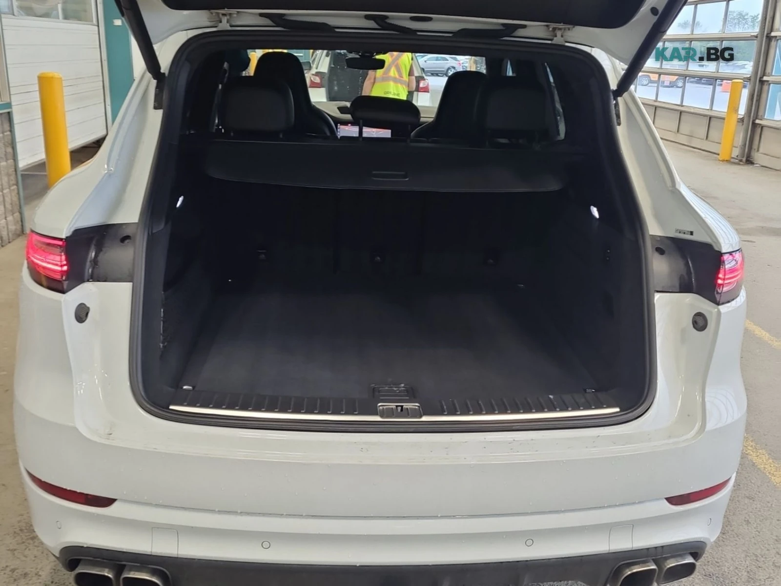 Porsche Cayenne ЦЕНА ДО БЪЛГАРИЯ РЕГИСТРАЦИЯ & АВТОКРЕДИТ, снимка 12 - Автомобили и джипове - 55817851