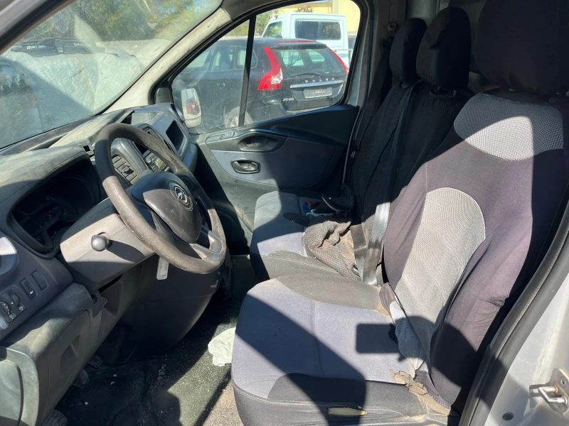 Opel Vivaro 1.6 Diesel, снимка 7 - Бусове и автобуси - 47606860