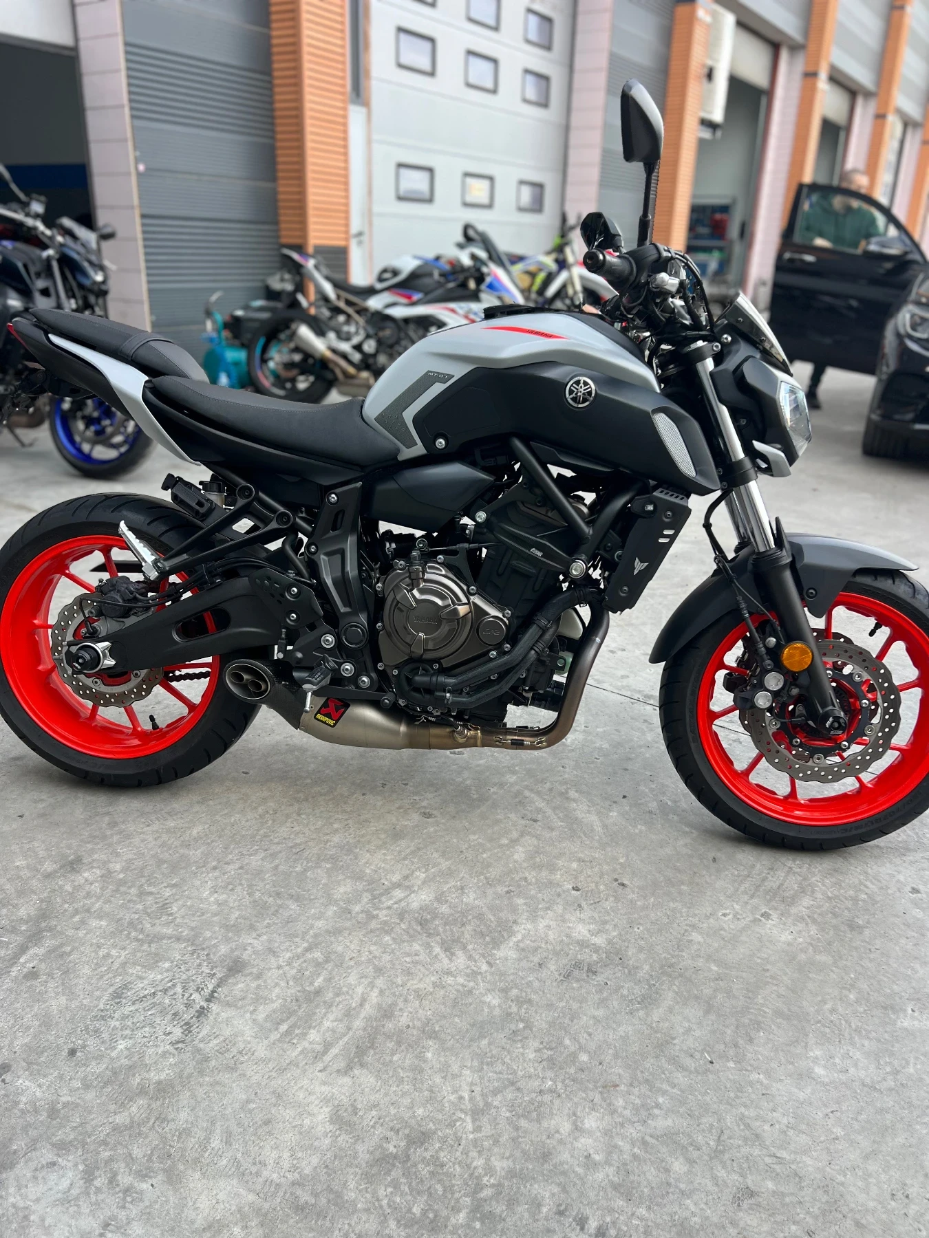 Yamaha Mt-07 Akrapovic