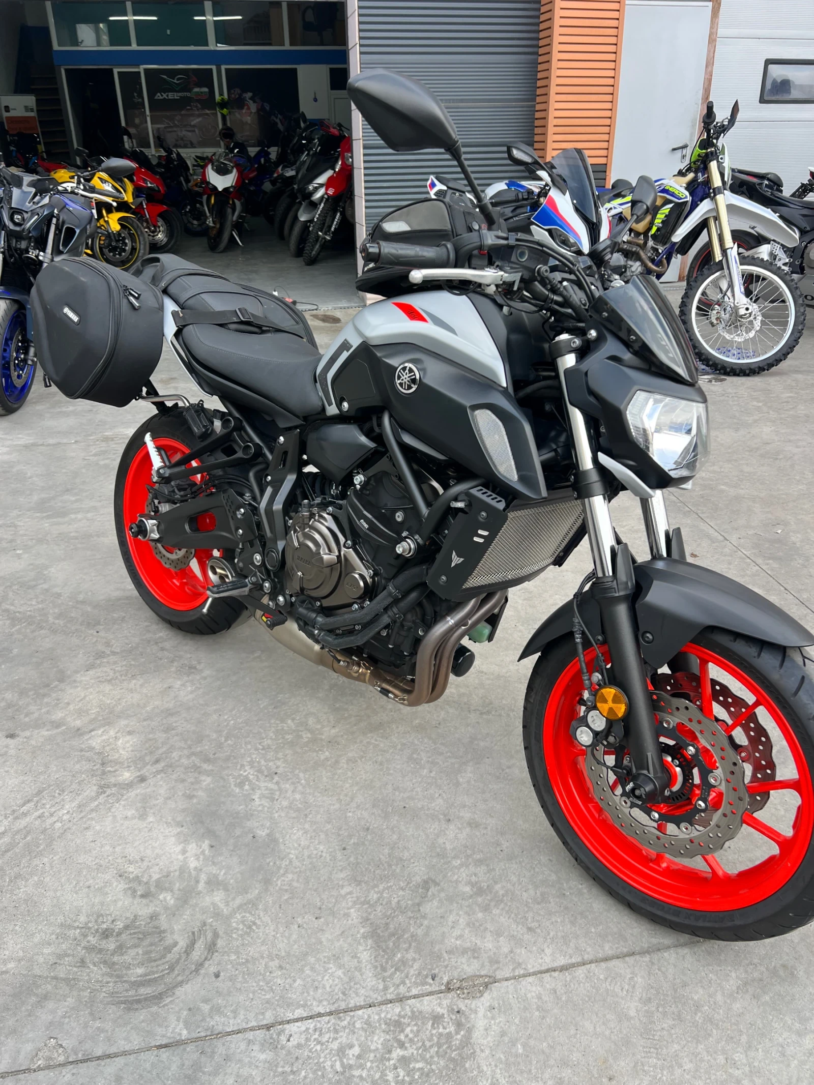 Yamaha Mt-07 Akrapovic, снимка 11 - Мотоциклети и мототехника - 54416083