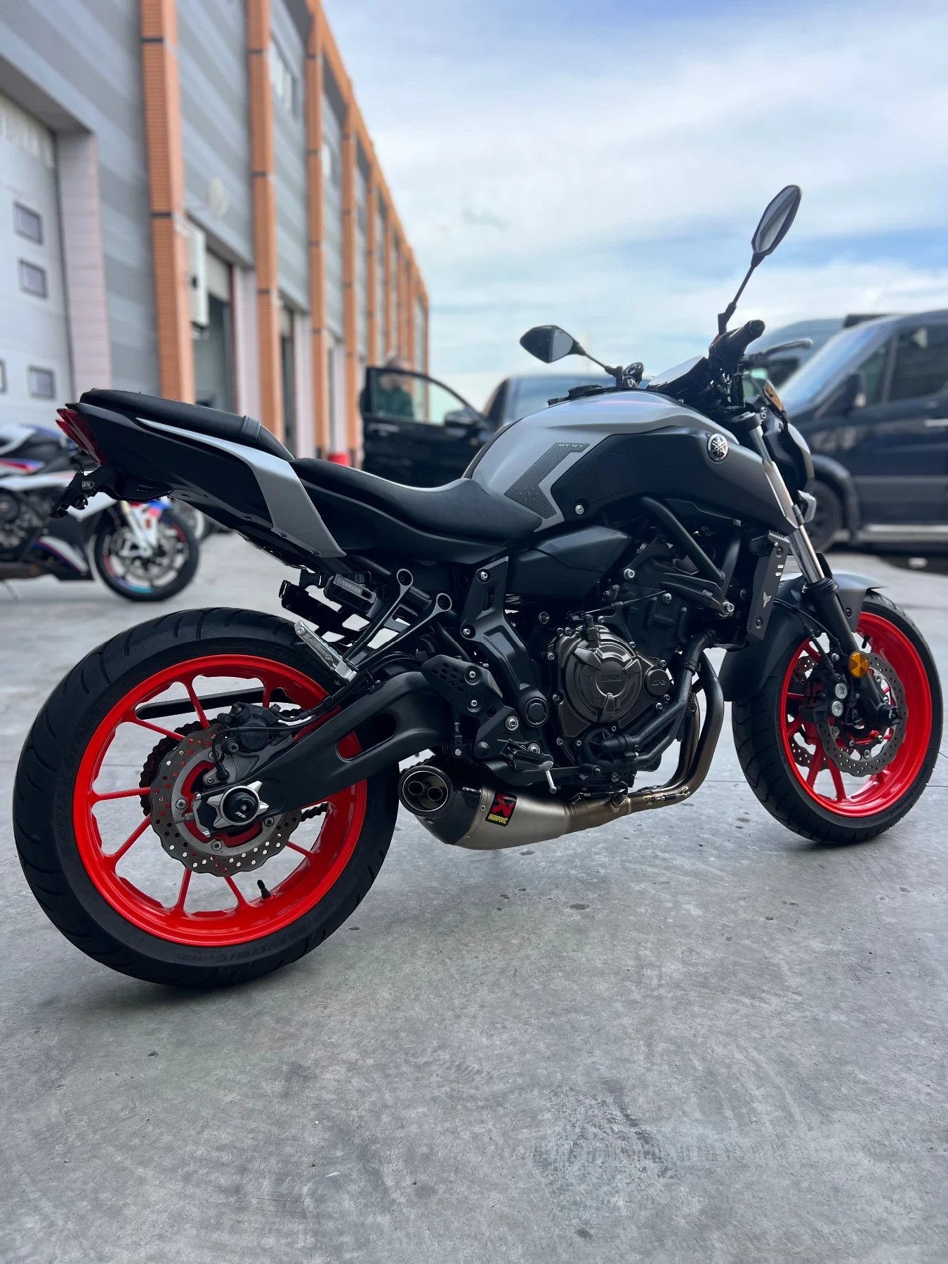 Yamaha Mt-07 Akrapovic, снимка 12 - Мотоциклети и мототехника - 54416083