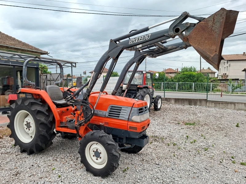 Трактор Kubota GL320 32к.с. 4WD с товарач ДЖЕЙ ТРЕЙДИНГ