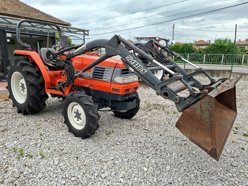 Трактор Kubota GL320 32к.с. 4WD с товарач ДЖЕЙ ТРЕЙДИНГ, снимка 4 - Селскостопанска техника - 8123444