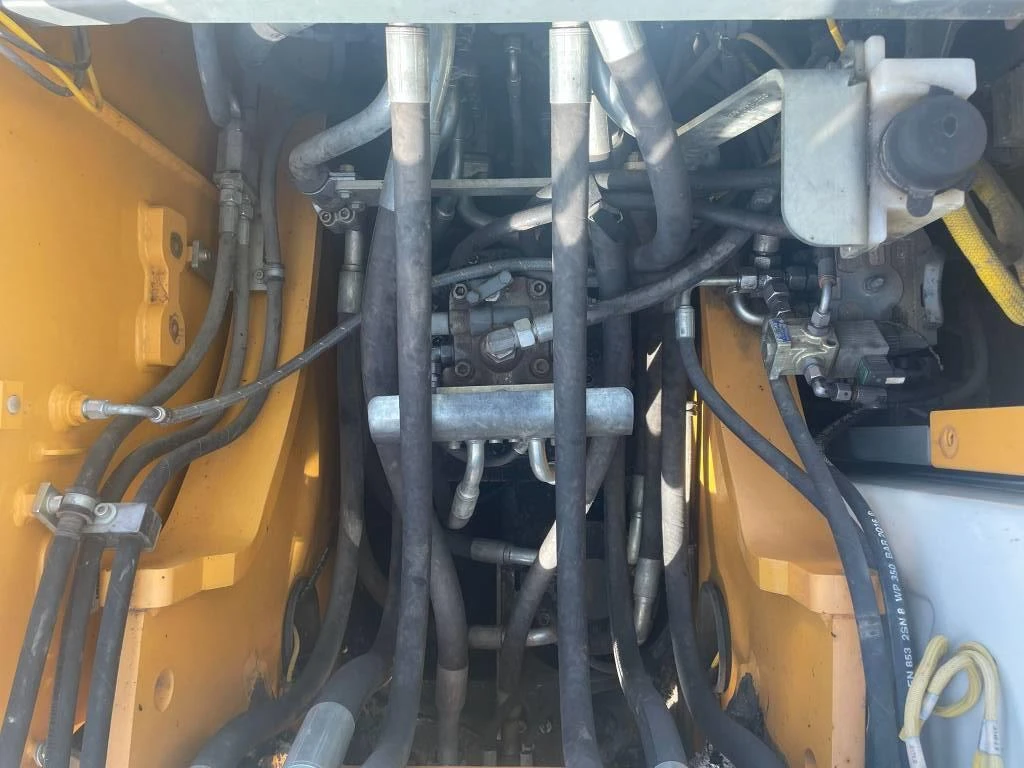  Liebherr R 926 LC | Mobile.bg   11