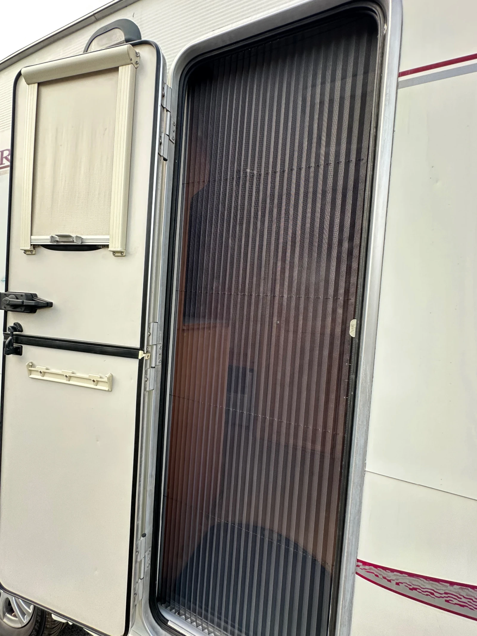 Каравана Compas RAMBLER 12/2, снимка 16 - Каравани и кемпери - 55841706