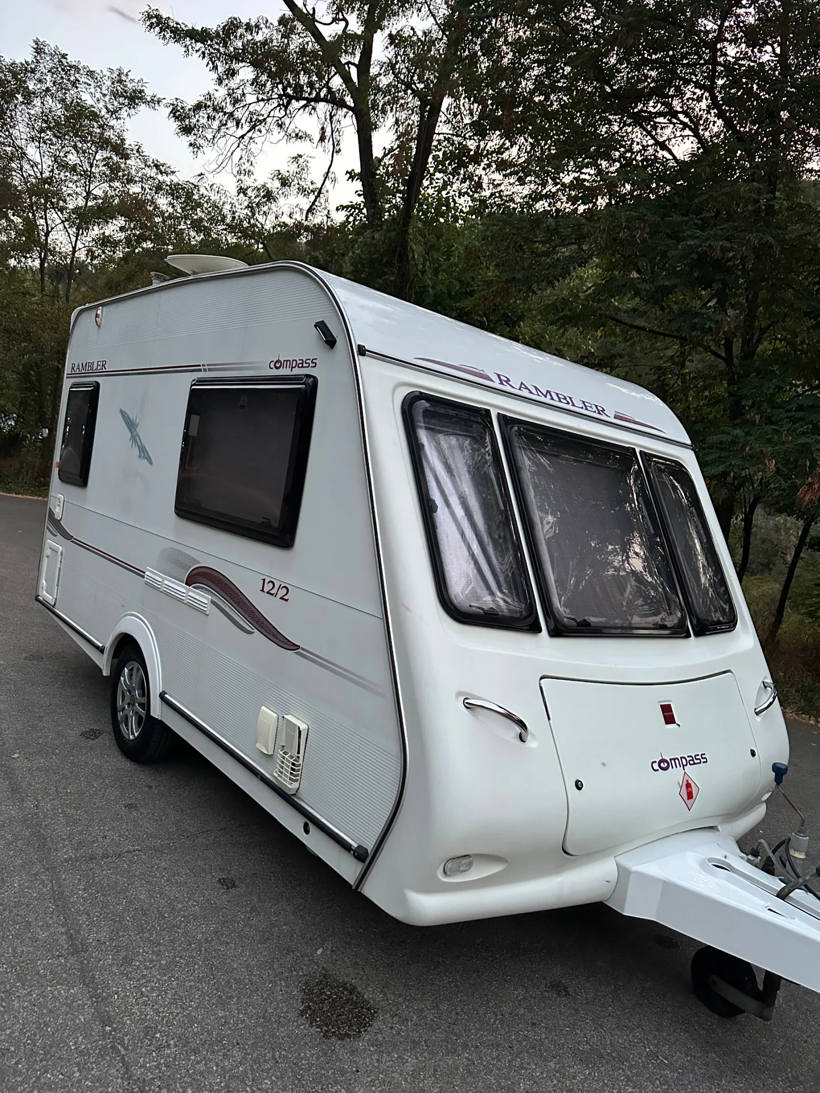 Каравана Compas RAMBLER 12/2, снимка 4 - Каравани и кемпери - 55841706
