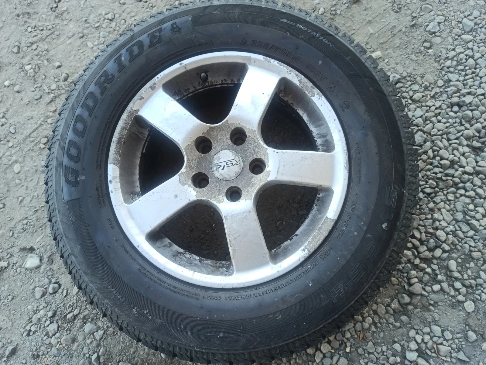    225/70R16  Honda Cr-v | Mobile.bg   1