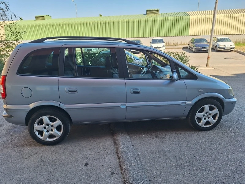 Opel Zafira, снимка 7 - Автомобили и джипове - 47179260