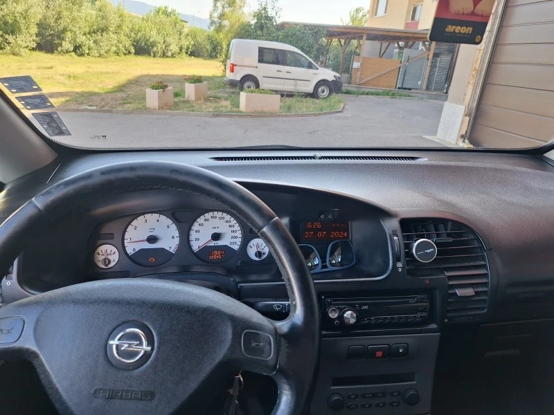 Opel Zafira, снимка 11 - Автомобили и джипове - 47179260