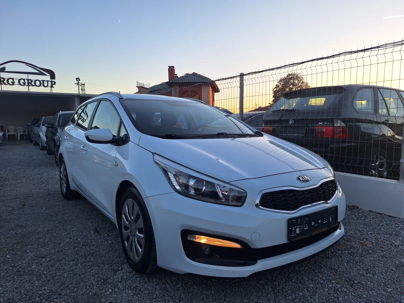 Kia Ceed 1.6 CRDI  , снимка 3 - Автомобили и джипове - 47857369