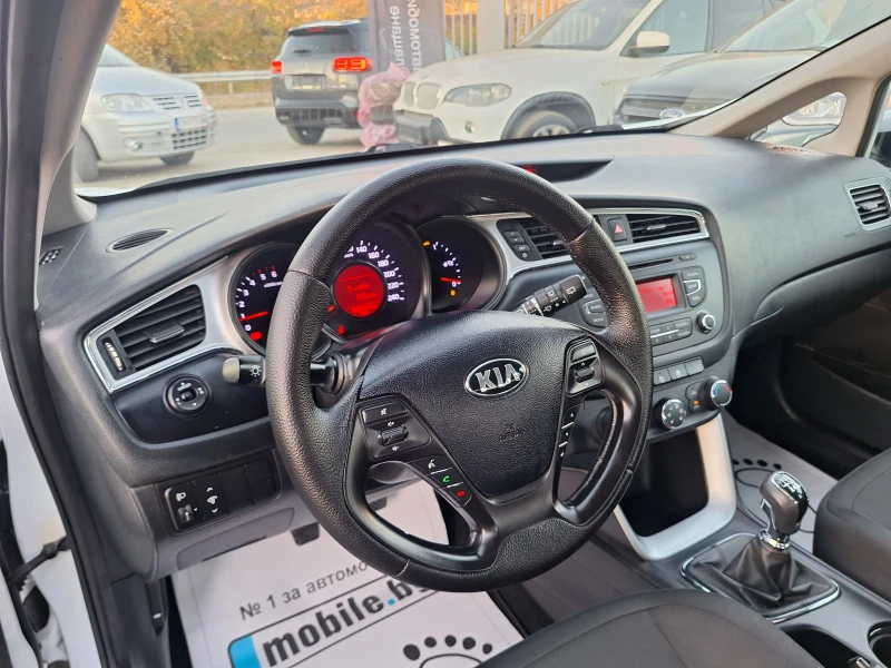 Kia Ceed 1.6 CRDI  , снимка 13 - Автомобили и джипове - 47857369