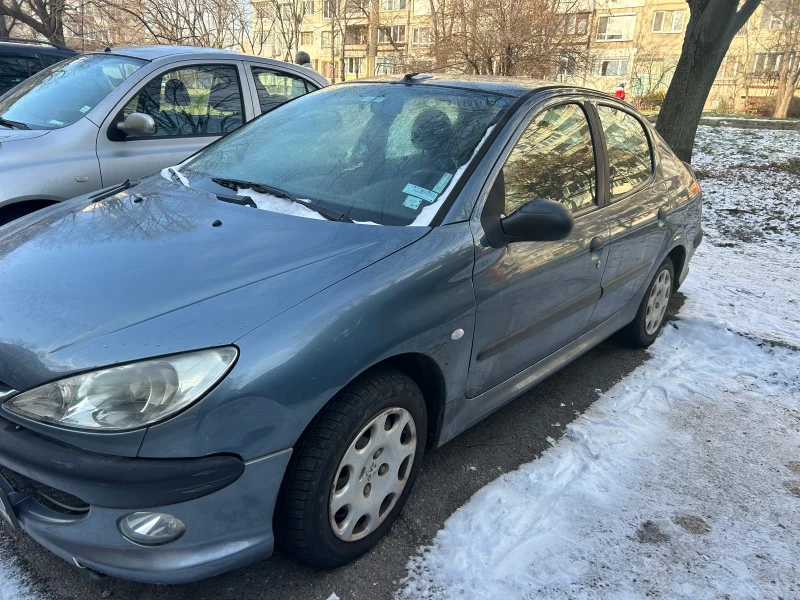 Peugeot 206  Седан, снимка 1 - Автомобили и джипове - 48571356