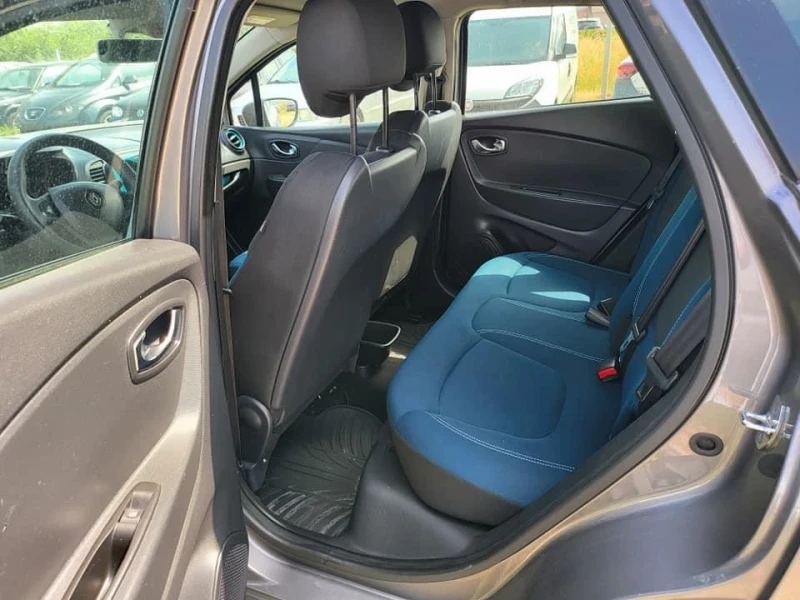 Renault Captur 1.5 DCI, снимка 10 - Автомобили и джипове - 50353661