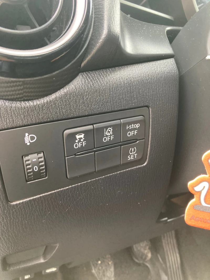 Mazda 2 1.5i, снимка 11 - Автомобили и джипове - 52365590