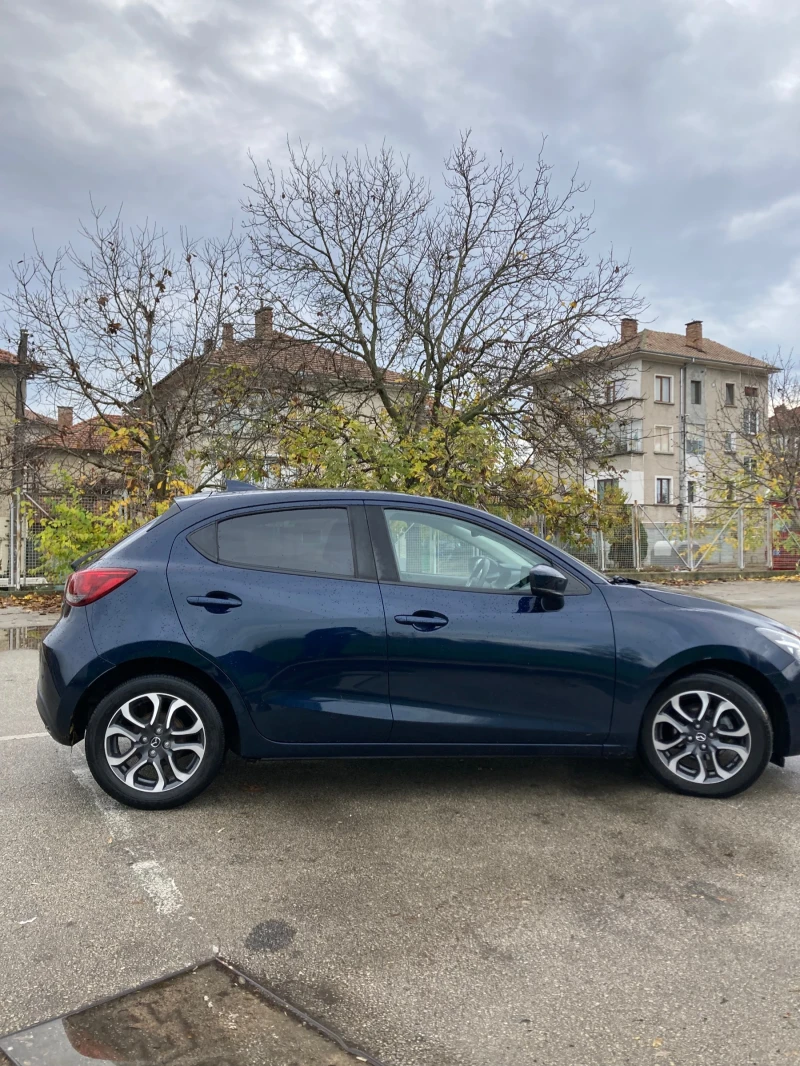Mazda 2 1.5i, снимка 5 - Автомобили и джипове - 52365590