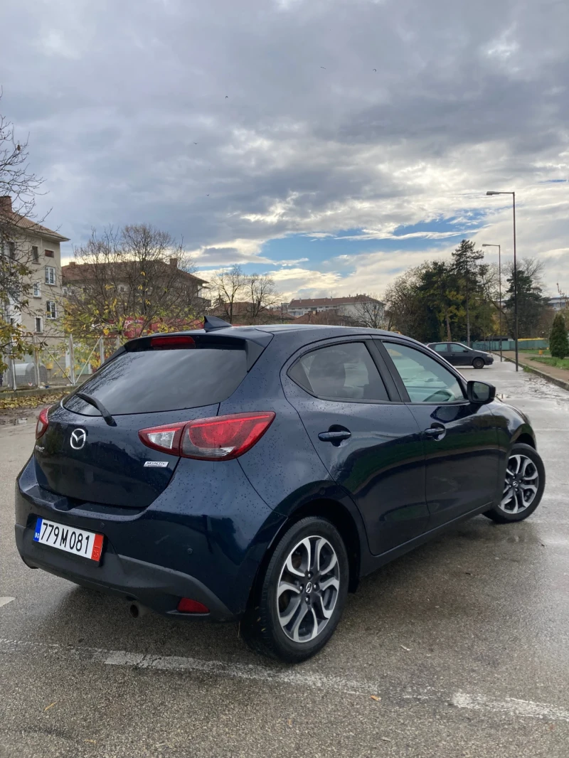 Mazda 2 1.5i, снимка 4 - Автомобили и джипове - 52365590