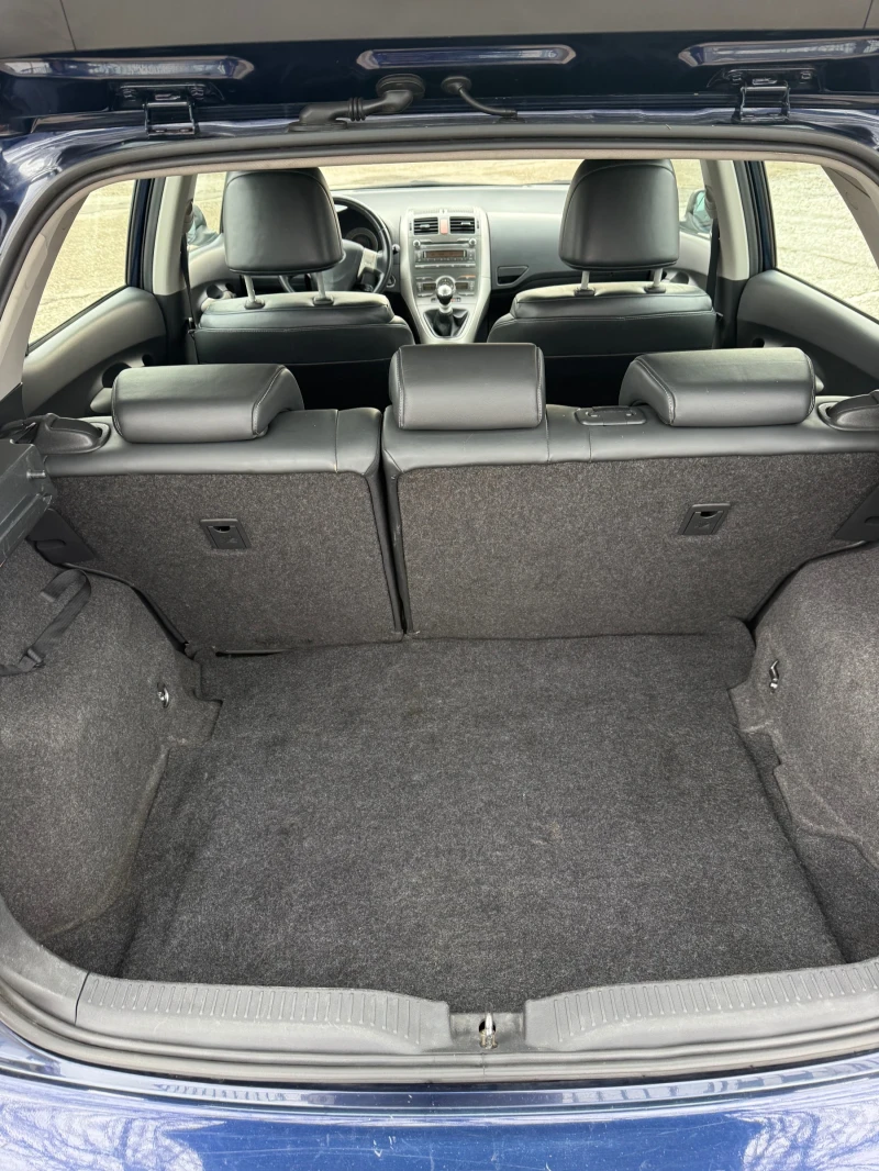 Toyota Auris, снимка 9 - Автомобили и джипове - 52636579