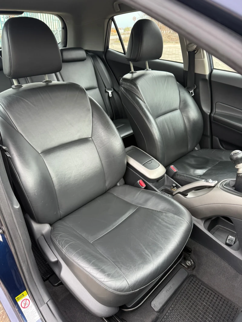 Toyota Auris, снимка 10 - Автомобили и джипове - 52636579