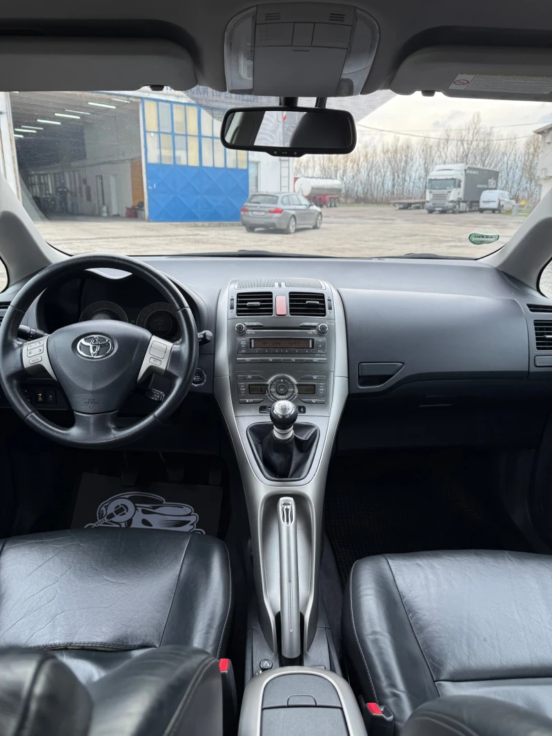 Toyota Auris, снимка 7 - Автомобили и джипове - 52636579