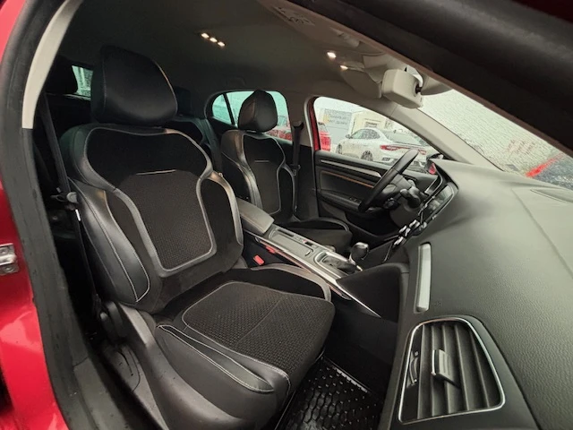 Renault Megane Blue dCi 115 к.с. Stop&Start EDC, снимка 13 - Автомобили и джипове - 53889812