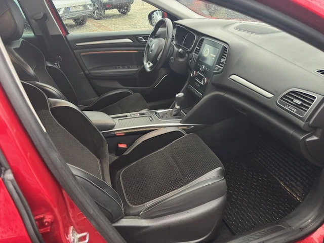 Renault Megane Blue dCi 115 к.с. Stop&Start EDC, снимка 12 - Автомобили и джипове - 53889812