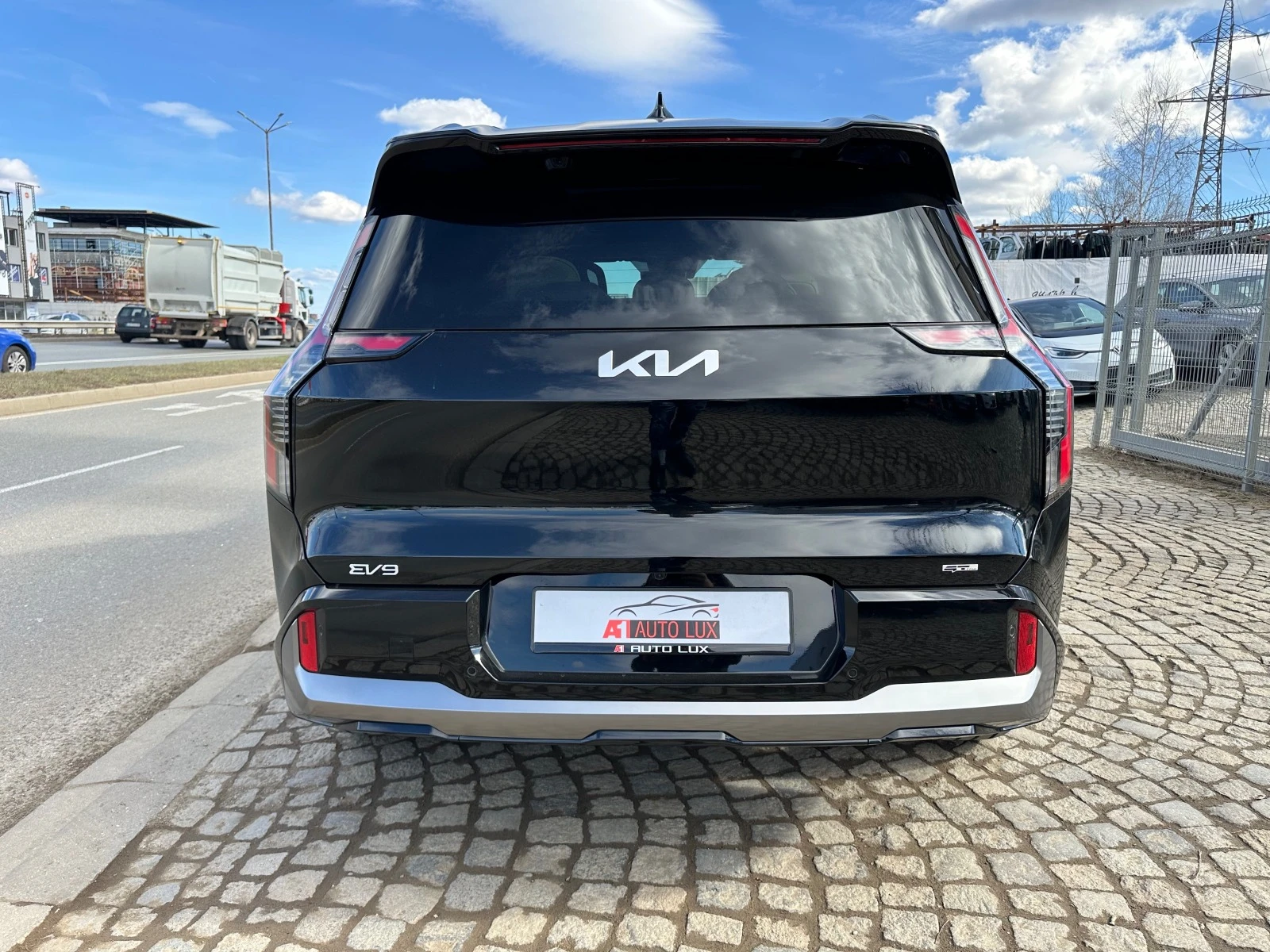 Kia EV9 GT-line - изображение 5