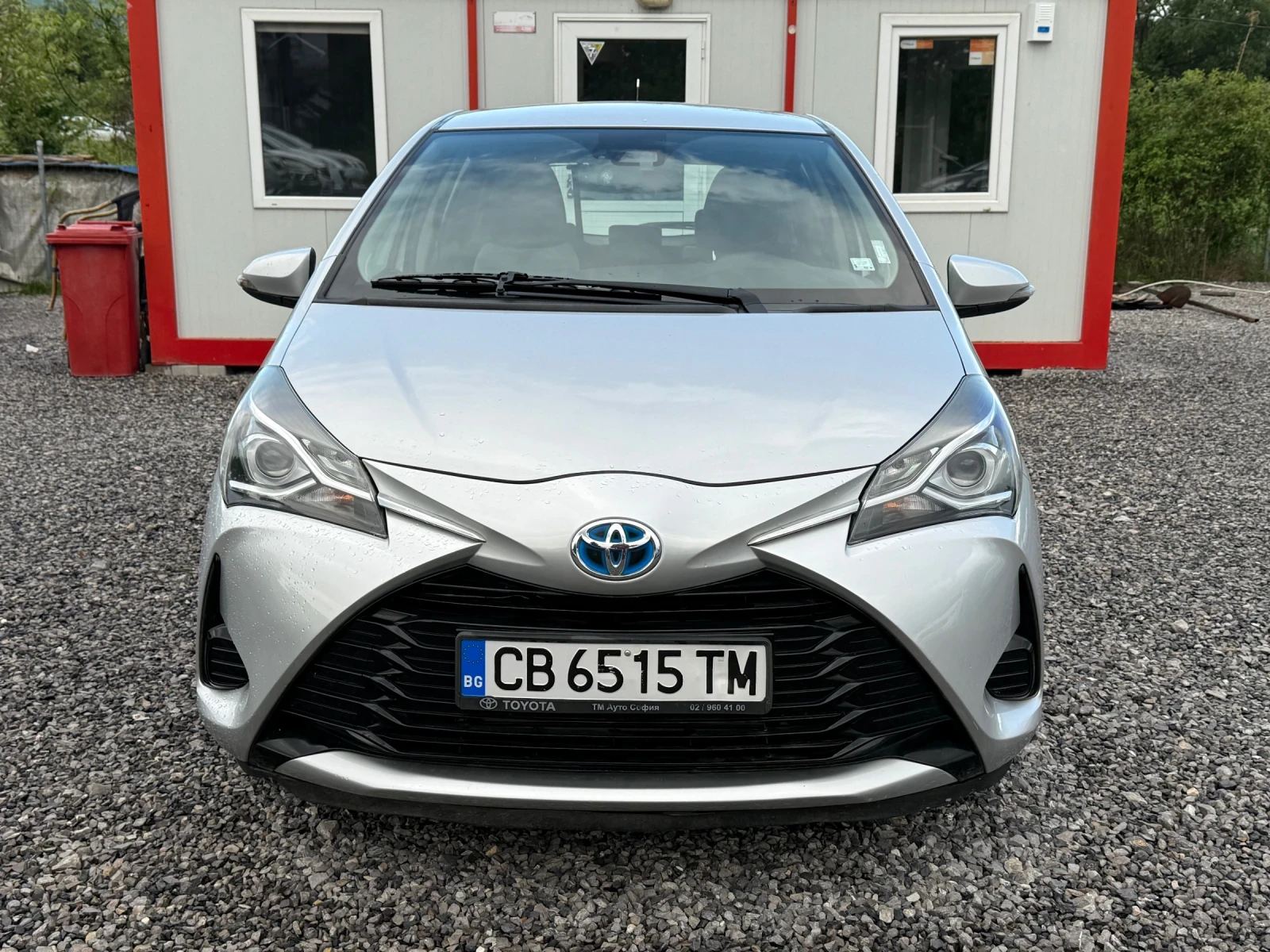 Toyota Yaris Facelift 2018г. 1.5 VVT-i (100 кс) Hybrid e-CVT  - изображение 2