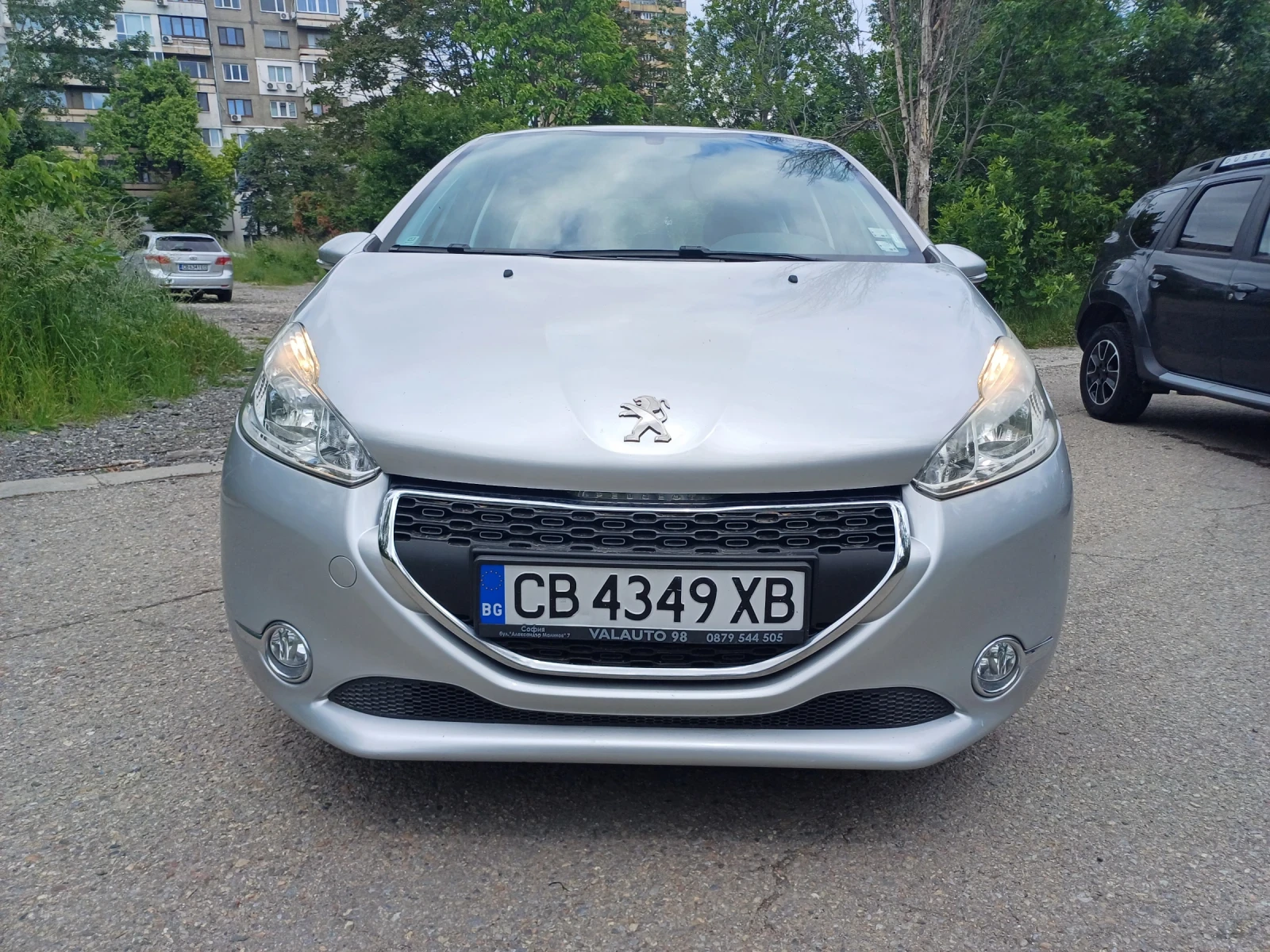 Peugeot 208 1.4i  с газ - изображение 2