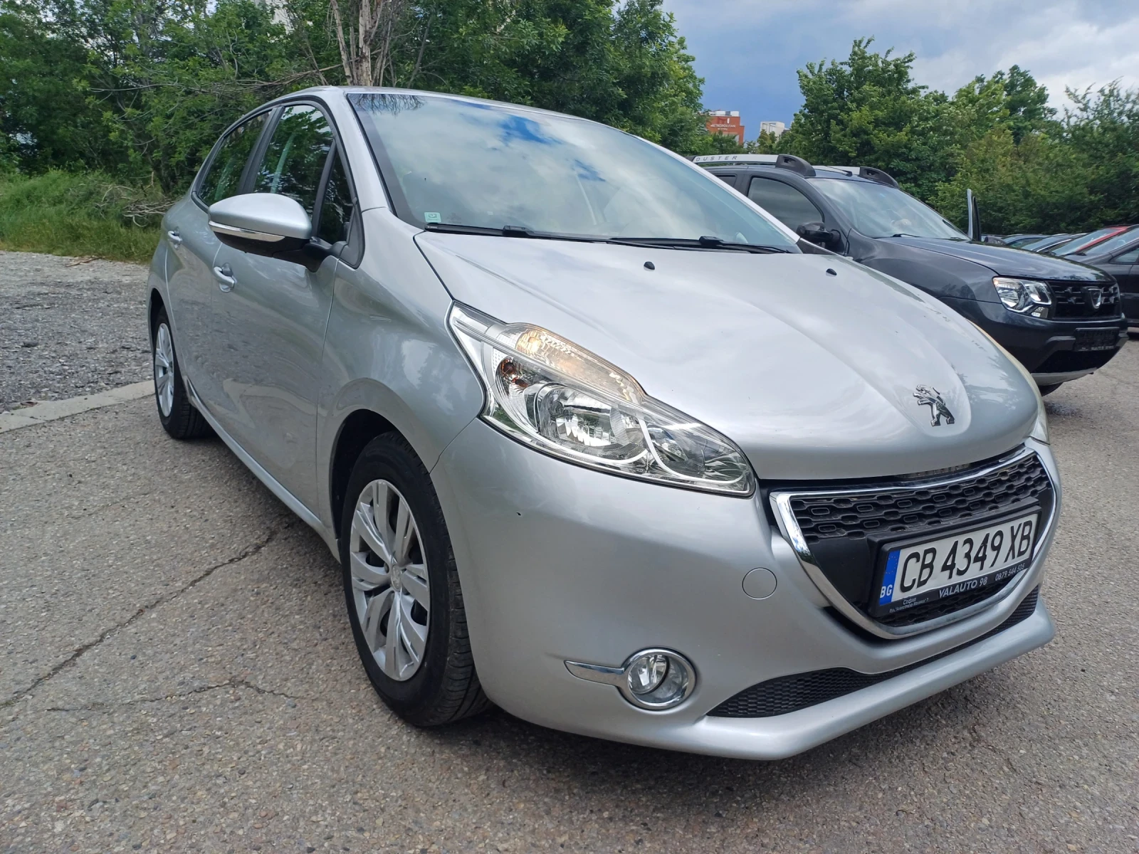 Peugeot 208 1.4i  с газ - изображение 3