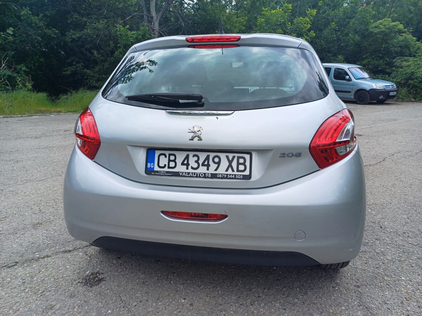 Peugeot 208 1.4i  с газ - изображение 6