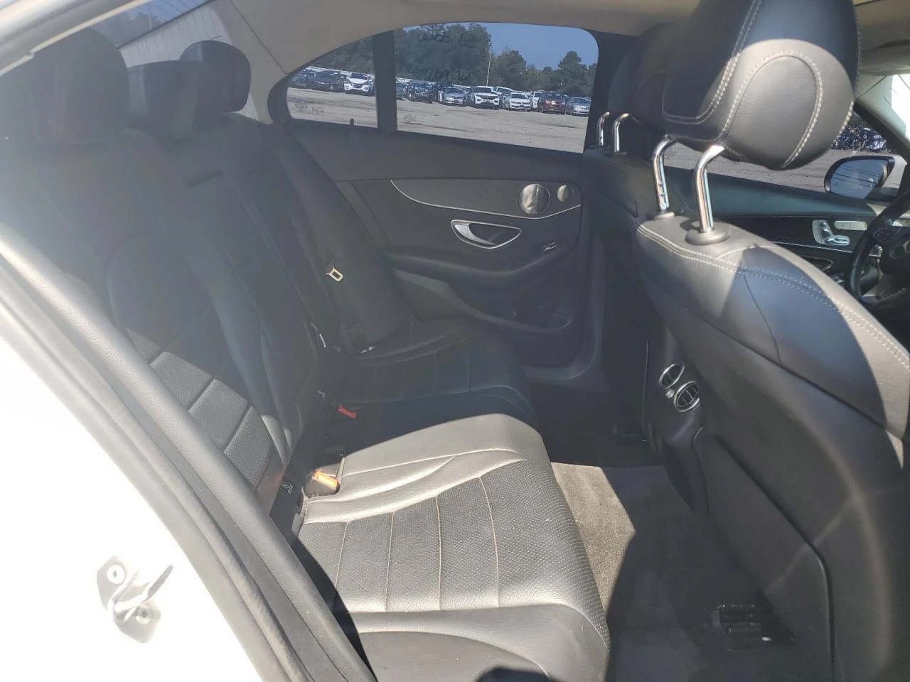 Mercedes-Benz C 300 BURMESTER* ПАНОРАМА* KEYLESS* ПОДГРЕВ - изображение 10