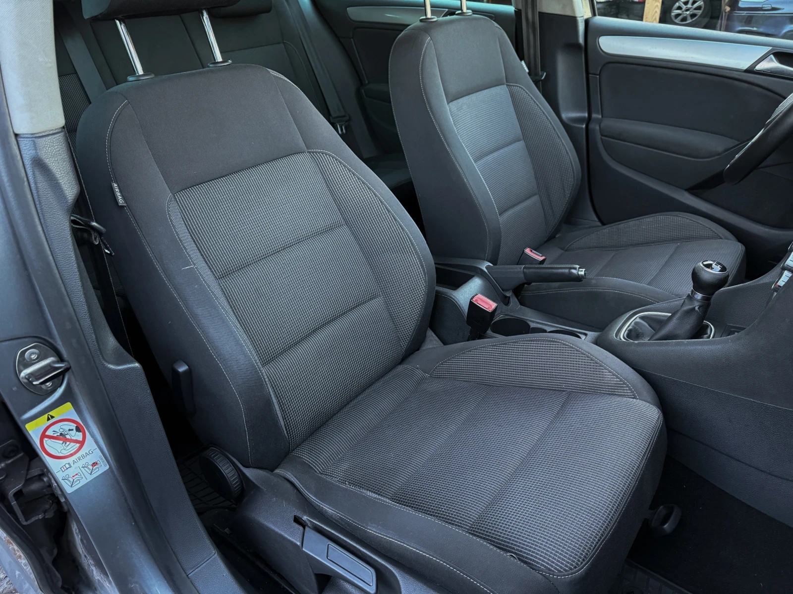VW Golf 1.6 TDI R LINE - изображение 10