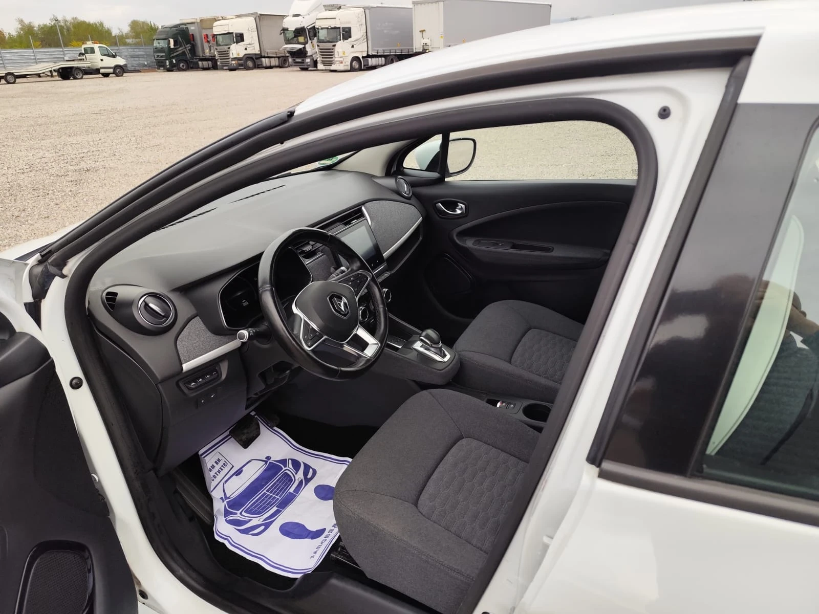 Renault Zoe  - изображение 7