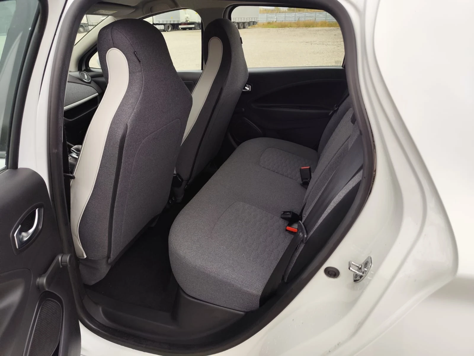 Renault Zoe  - изображение 9