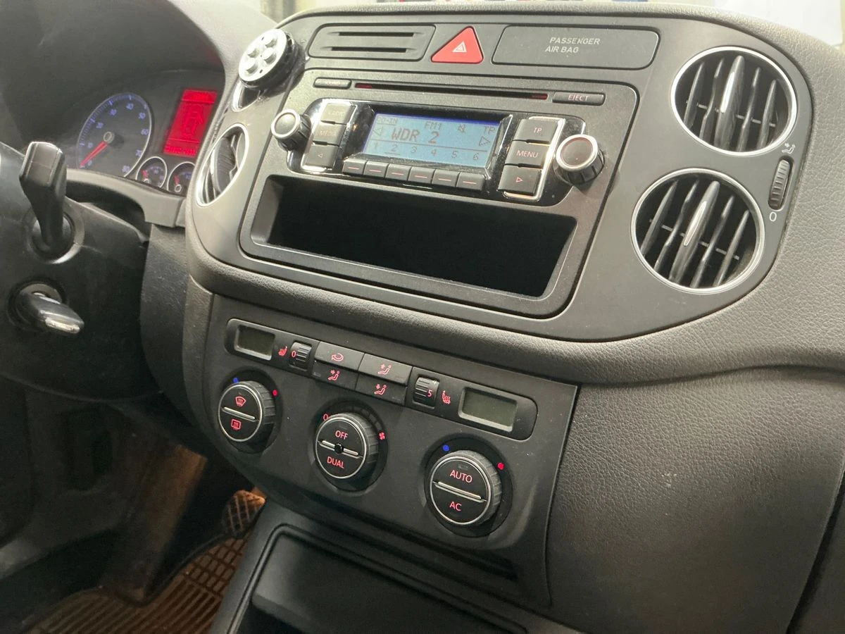 VW Golf Plus 1, 6i UNITED, снимка 4 - Автомобили и джипове - 53897101