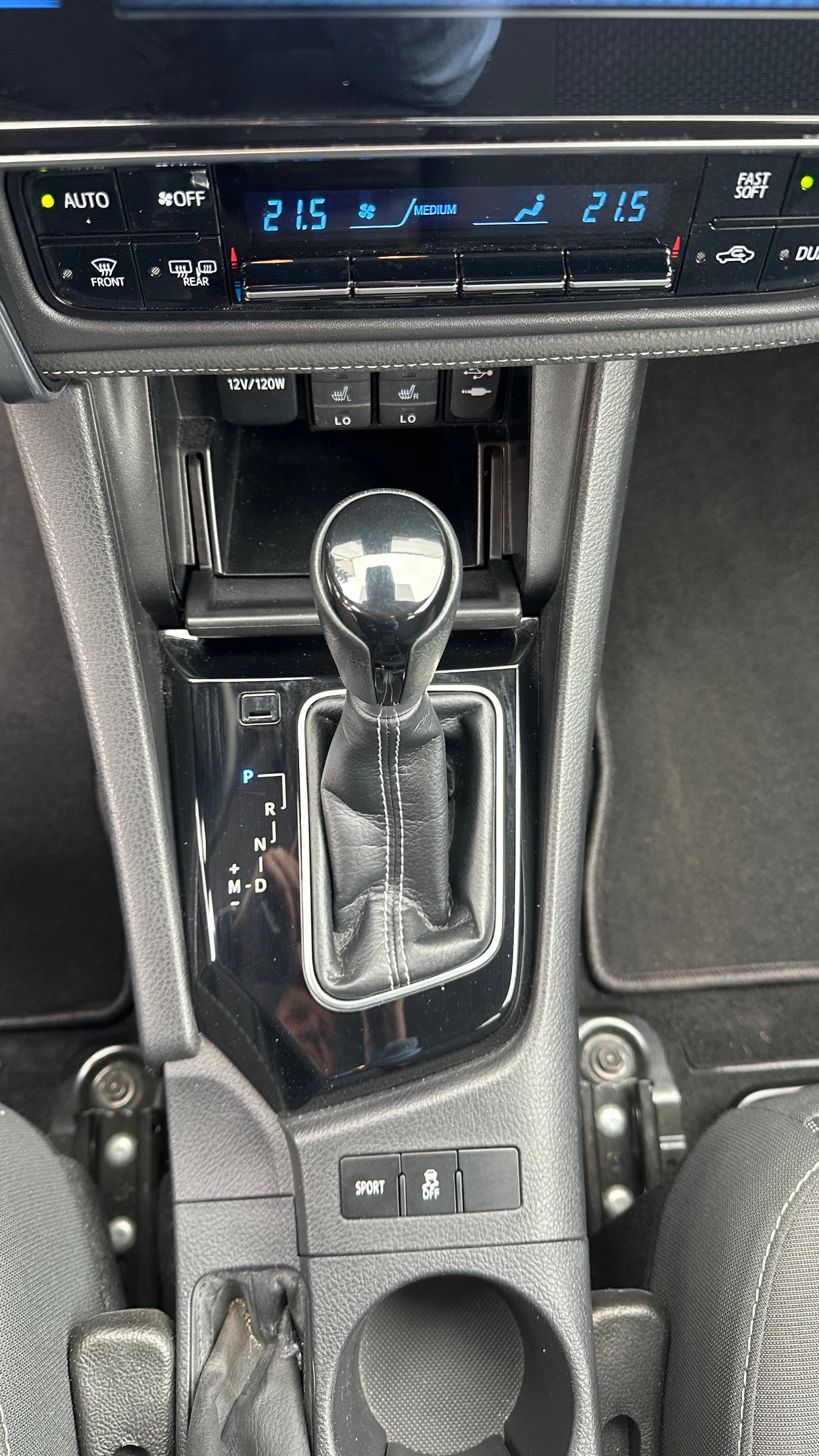 Toyota Corolla Anniversary 1.6 VVTi от БГ първи собственик, снимка 17 - Автомобили и джипове - 54042970